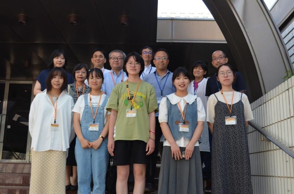 参加した学生と国立歴史民俗博物館、千葉大教職員との集合写真